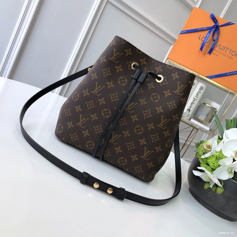 WIS NÉONOÉ LOUIS VUITTON 0817